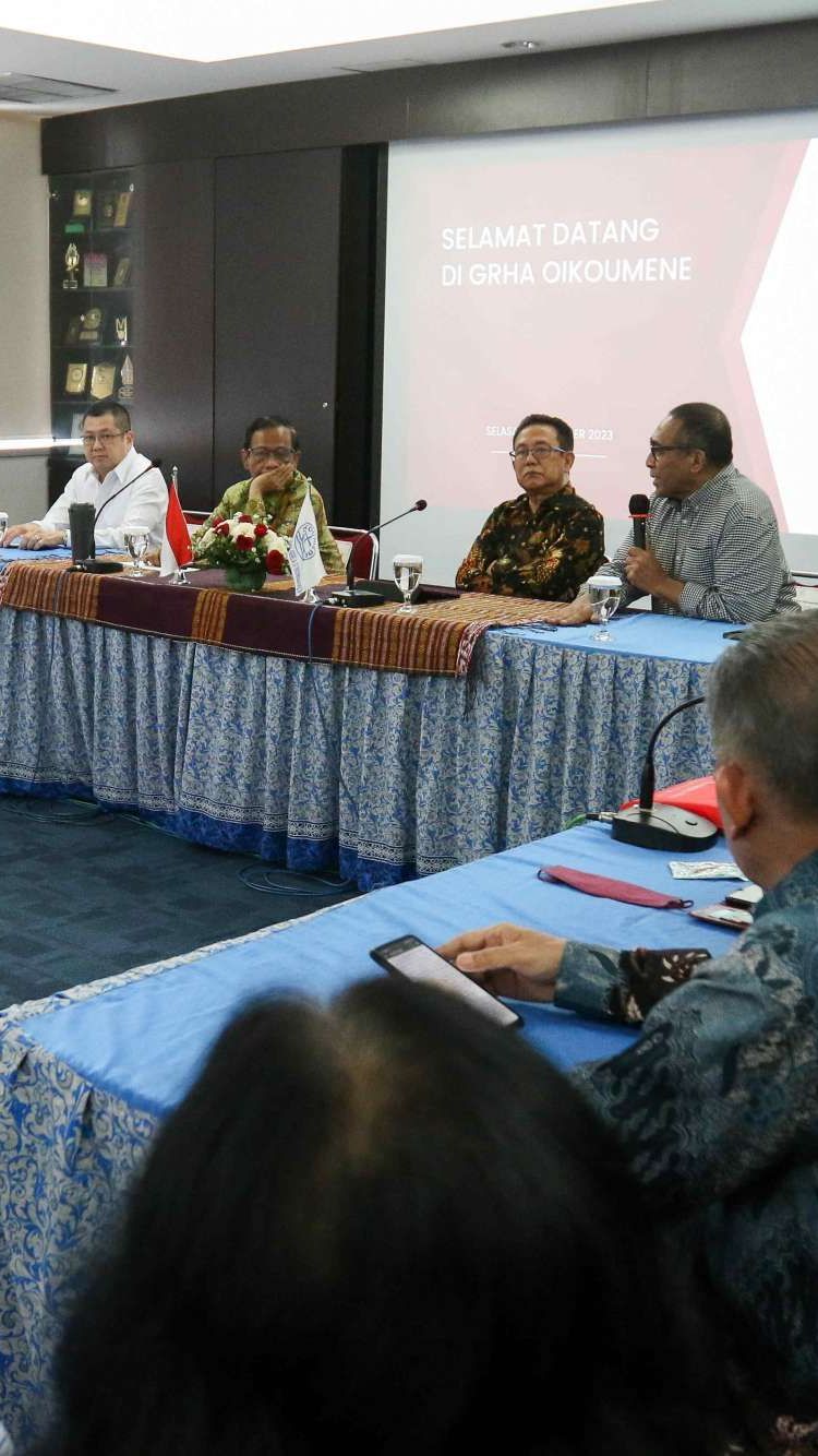 FOTO: Sambangi Persekutuan Gereja-Gereja Indonesia, Mahfud MD Pastikan Situasi Politik Jelang Natal Aman