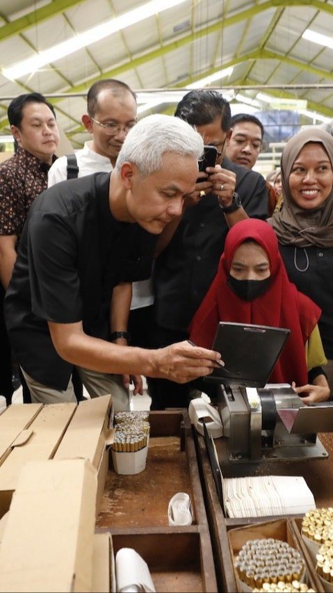 Ganjar soal Kenaikan Cukai Rokok: Kalau Terlalu Ekstrem Bikin Rugi Petani