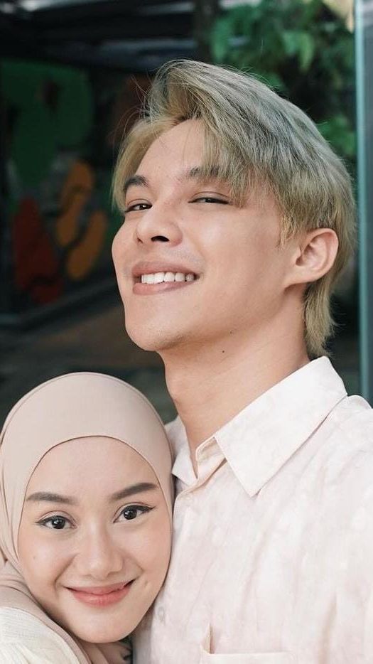 Potret Terbaru Rey Mbayang dengan Rambut Blonde, Makin Ganteng Disebut Mirip Banget Song Kang