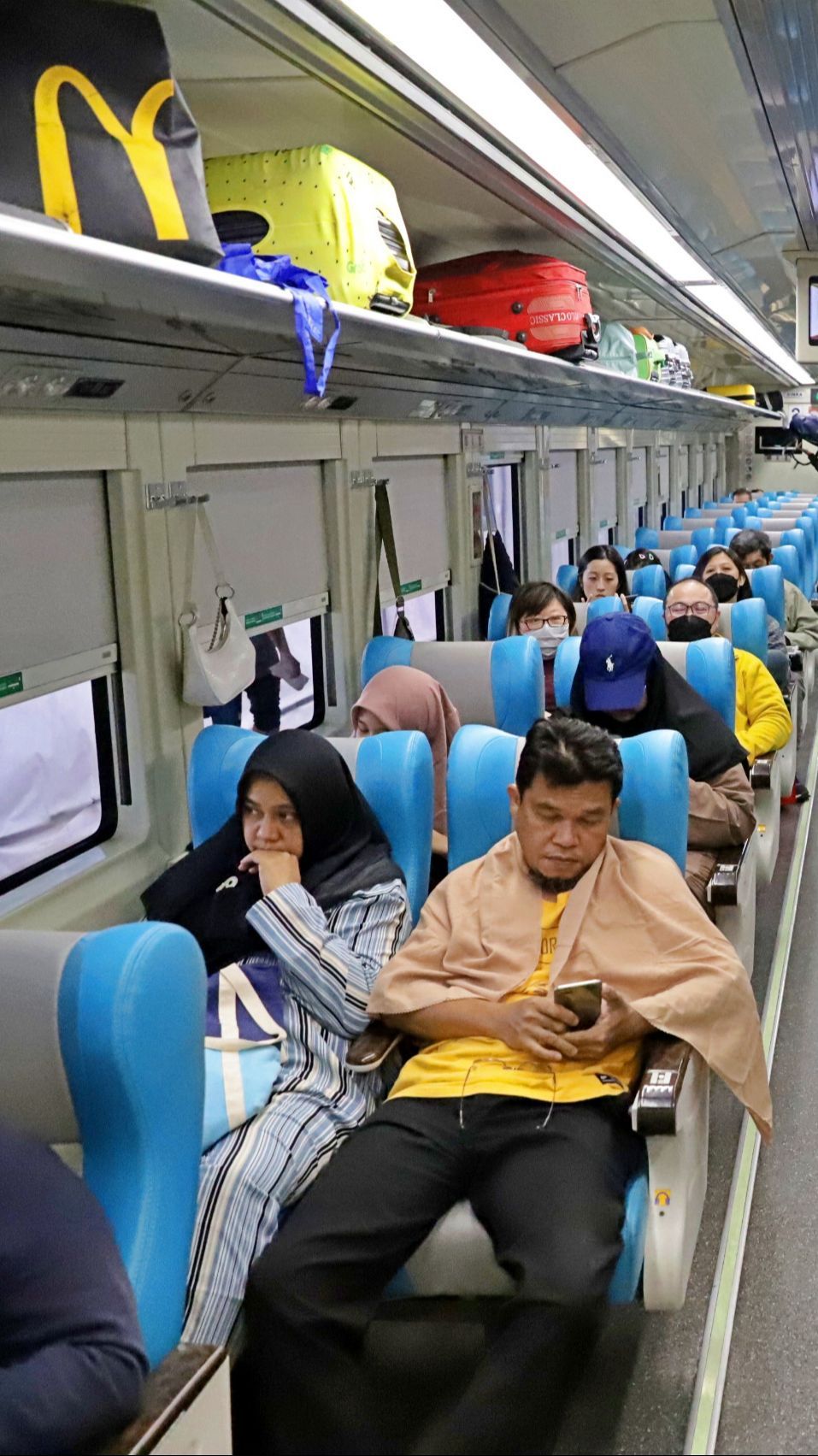 14 Juta Orang Bepergian Naik Kereta Api Selama Libur Natal dan Tahun Baru, Ini Pesan Menhub