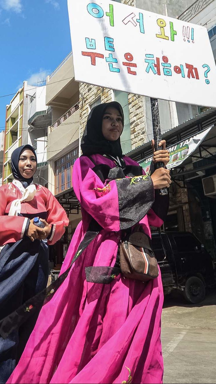 FOTO: Kisah Masyarakat Baubau Sulawesi Tenggara Pakai Aksara Korea untuk Pertahankan Bahasa Cia-Cia