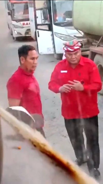 Ajudan TNI Aniaya & Tendang Wajah Sopir Truk CPO, Bupati Kutai Barat Minta Maaf