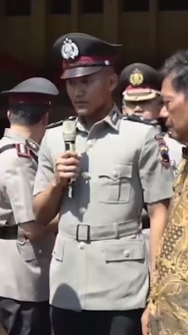 Anak Tukang Sampah Lulus jadi Polisi, Jenderal Polri Langsung Bereaksi