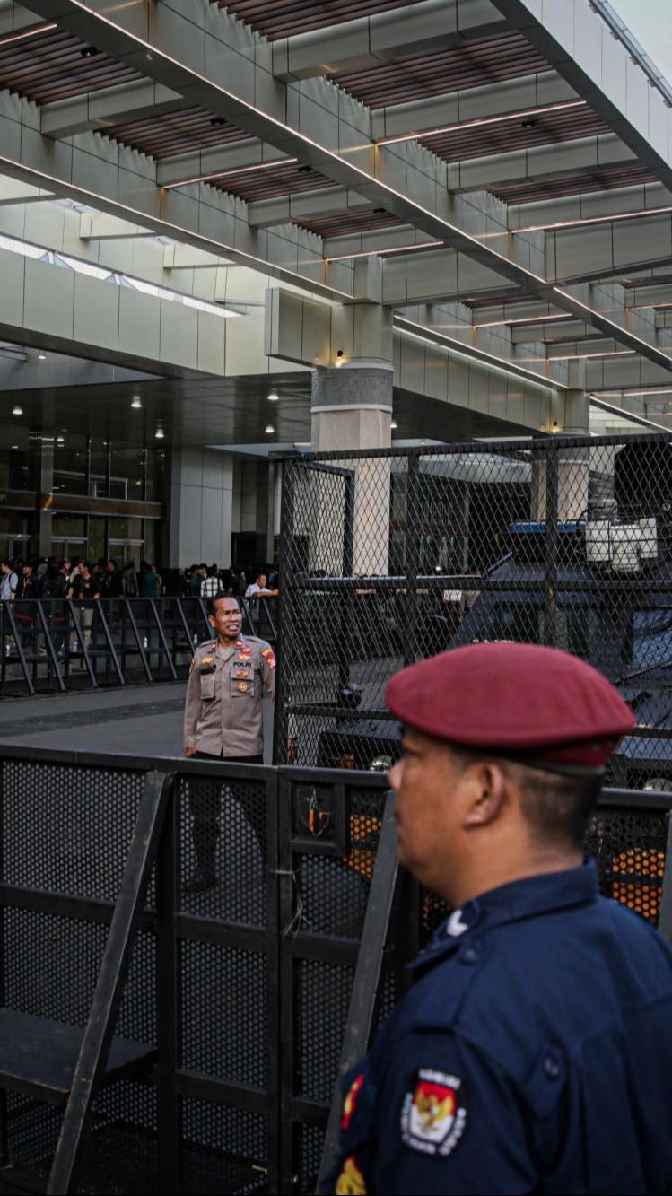 FOTO: Suasana Pengamanan Ketat di Lokasi Debat Kedua Cawapres di Senayan