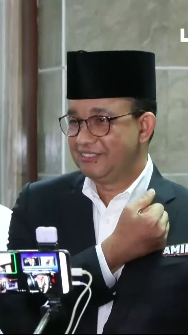 Gaya Anies Antar Cak Imin, Tangan Mengepal di Dada Mirip Karakter Anime Attack on Titan