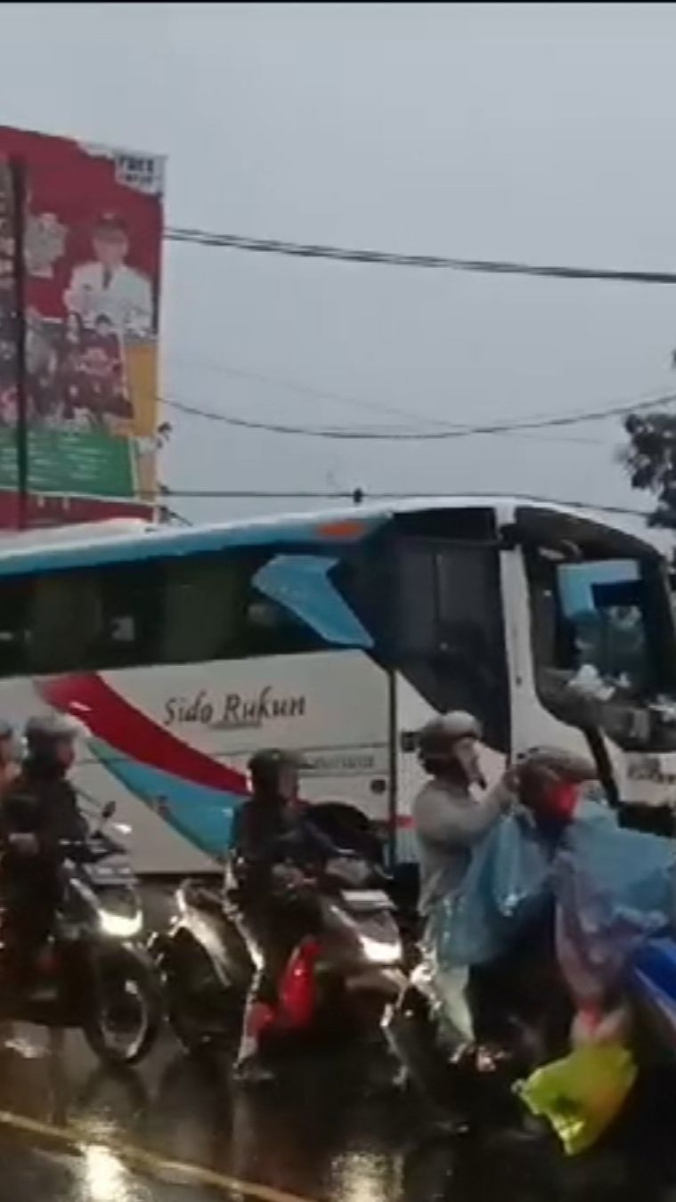 Truk dan Bus Dilarang Lewat Jalur Puncak Selama Libur Natal dan Tahun Baru