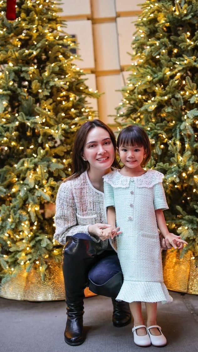 8 Foto Shandy Aulia Saat Rayakan Momen Natal Bersama Anak & Mantan Suami di New York