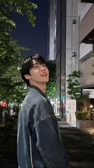 Penggemar Kecewa Doyoung NCT Jadi Model 'Lucky Burger' McDonald’s, Kenapa?