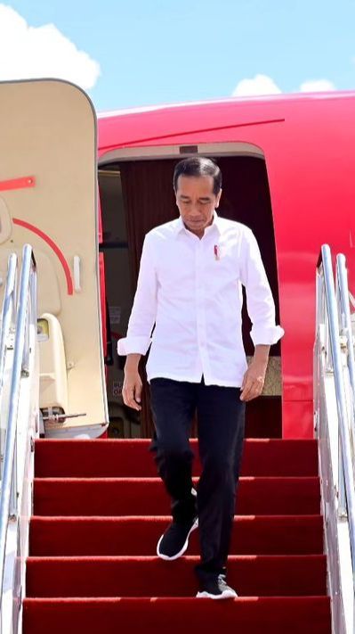 Resmikan BTS 4G, Presiden Jokowi Singgung Proyek Sempat Mandek Akibat Korupsi