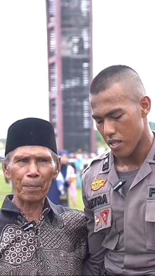 Viral Kisah Anak Pengangkut Sampah Jadi Polisi, Begini Ungkapan Rasa Bangga Sang Ayah