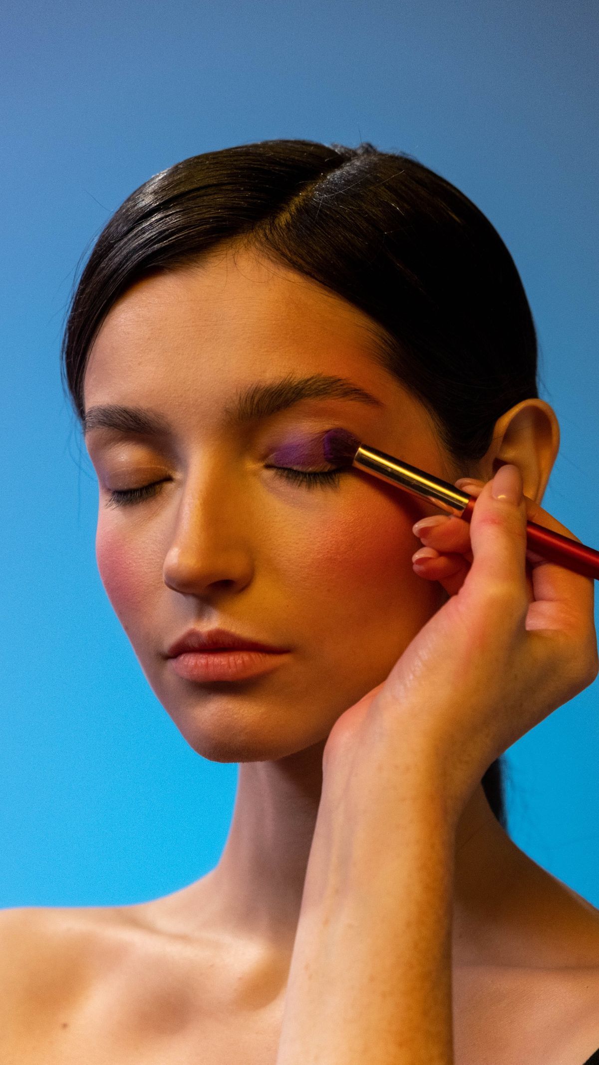 Pakai Eyeshadow Jangan Asal, Intip Tips Berikut Ini Biar Looks Makin Cetar!