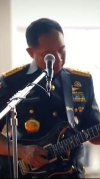 Miliki Suara Merdu, Kapolri dan Panglima TNI Bernyayi Bawakan Lagu 'Ku TaK Bisa' Bersama Slank