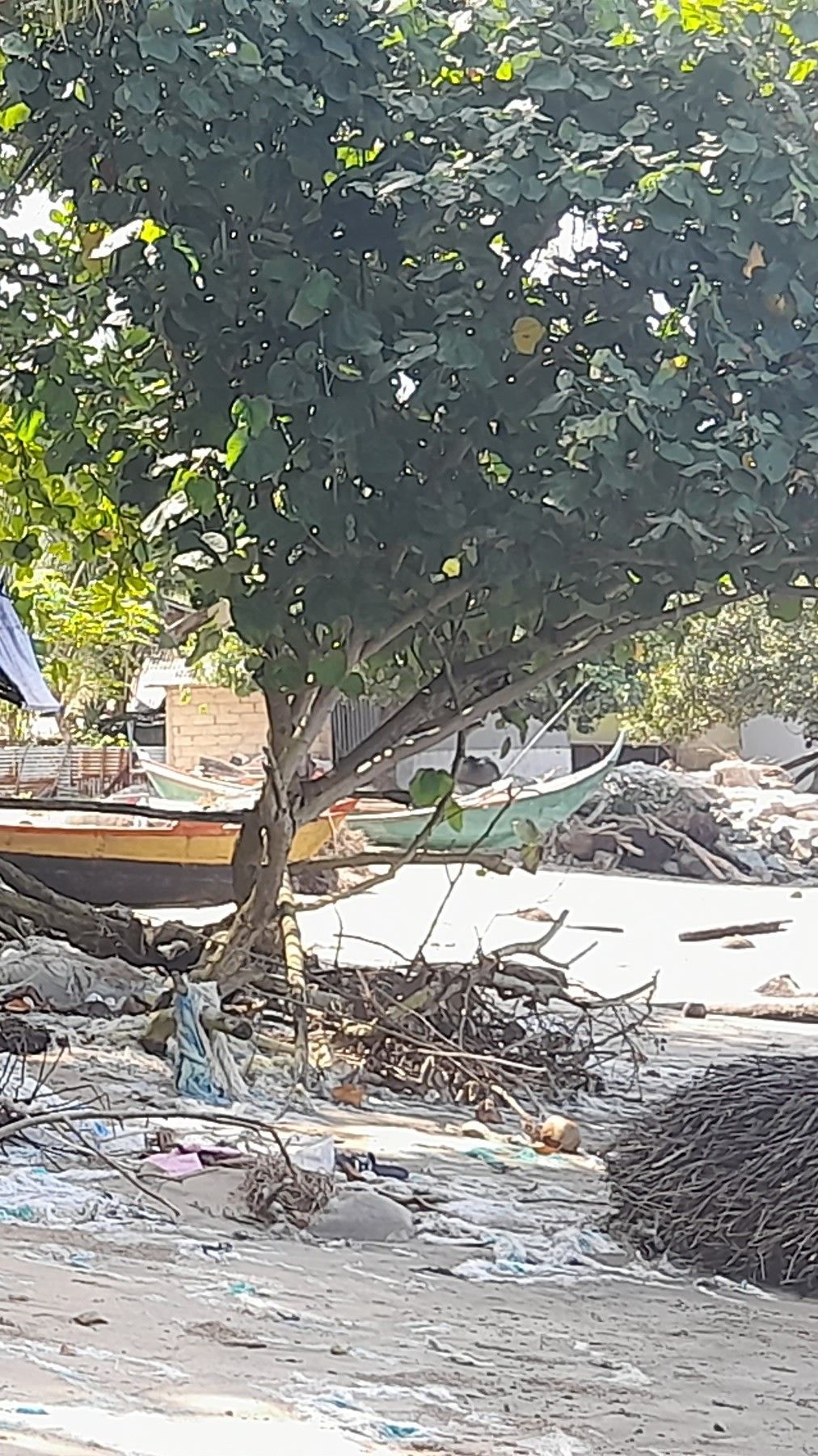 Nestapa Warga Pesisir di Padang, Takut 'Dicaplok' Pantai Air Manis