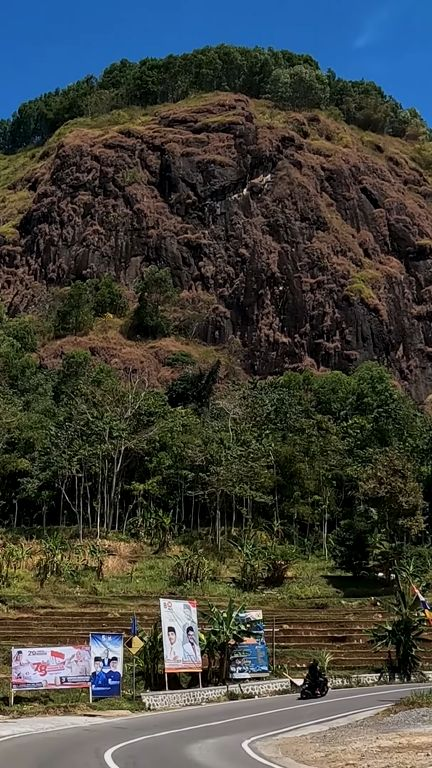 Kisah Gunung Wayang di Garut, Bentuknya Mirip Bongkahan Besar dan Kerap Terdengar Suara Gamelan