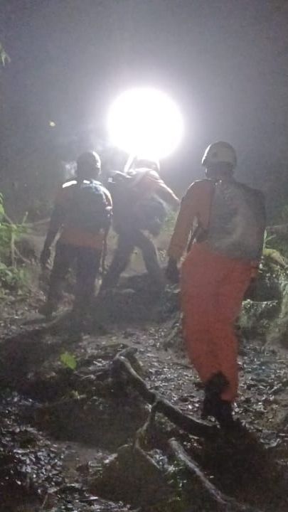 Bantu Evakuasi Korban Erupsi Gunung Marapi, Basarnas Jambi Kirim 17 Personel ke Sumbar