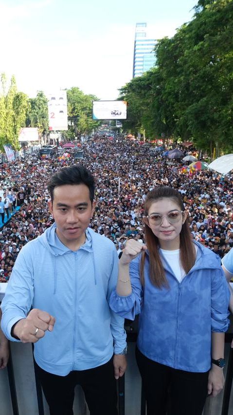 VIDEO: Orasi Selvi Dampingi Sang Suami Gibran Kampanye Depan Emak-Emak Tanah Abang