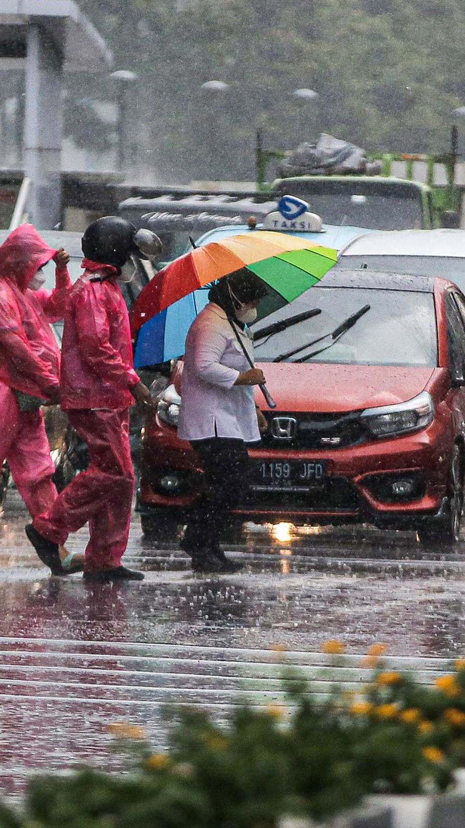 Musim Hujan Tiba, Waspada Banjir dan Cuaca Ekstrem