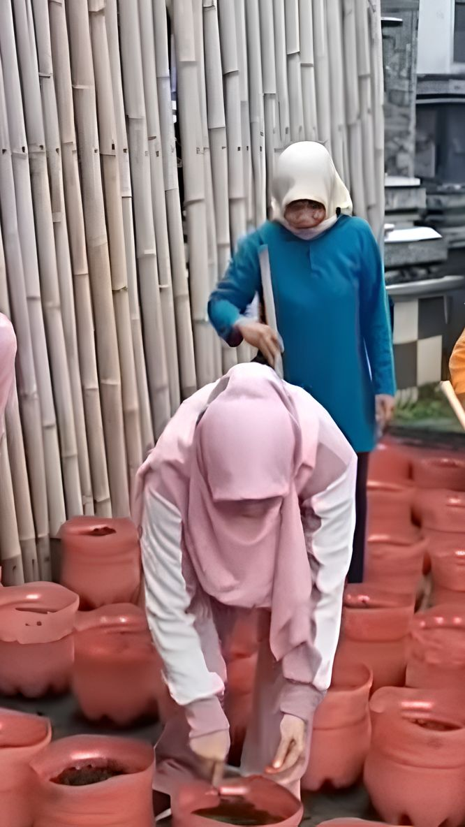 Belajar dari Ibu-ibu di Purwakarta untuk Atasi Inflasi, Bangun Gerakan Tanam Sayur di Dalam Galon Bekas