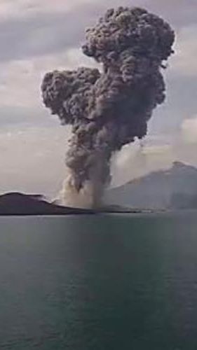 Gunung Anak Krakatau Erupsi, Masyarakat Diminta Tak Takut Berwisata ke Pantai Anyer