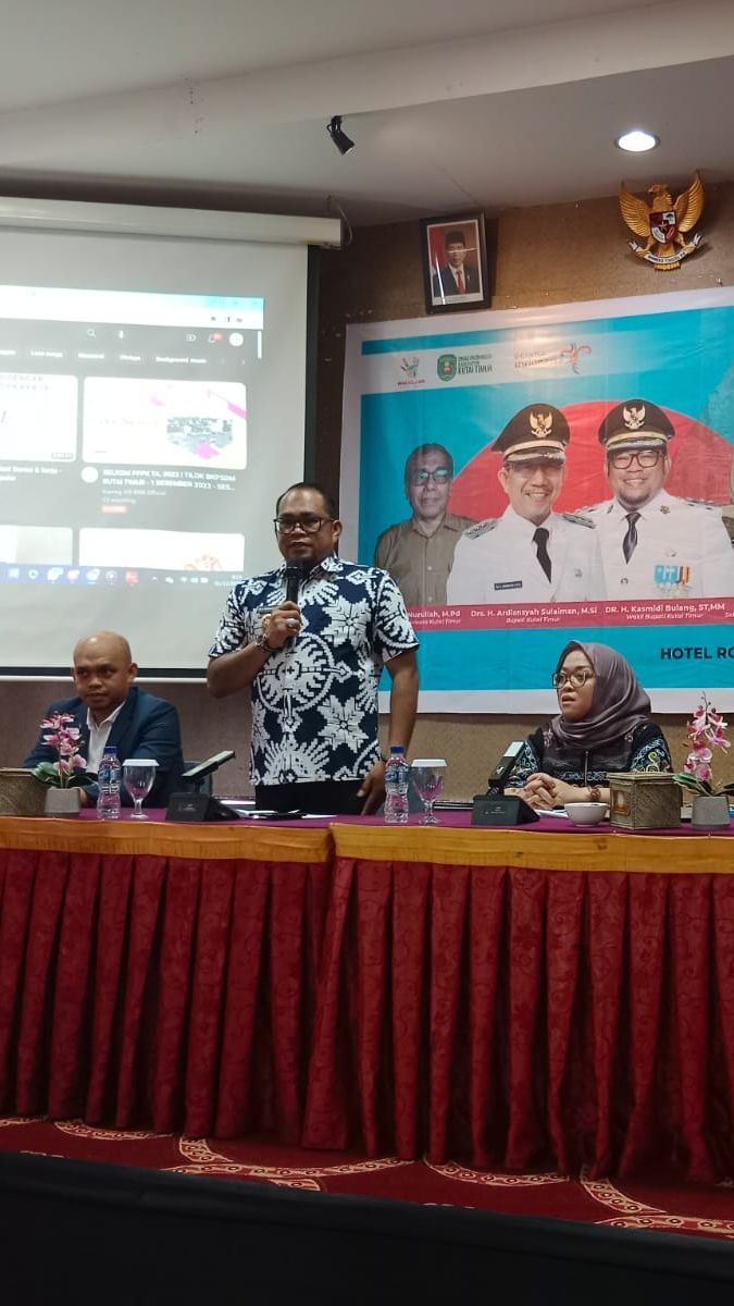 Wanita Pelaku Ekonomi Kreatif Kutai Timur Dibekali Ilmu Public Speaking