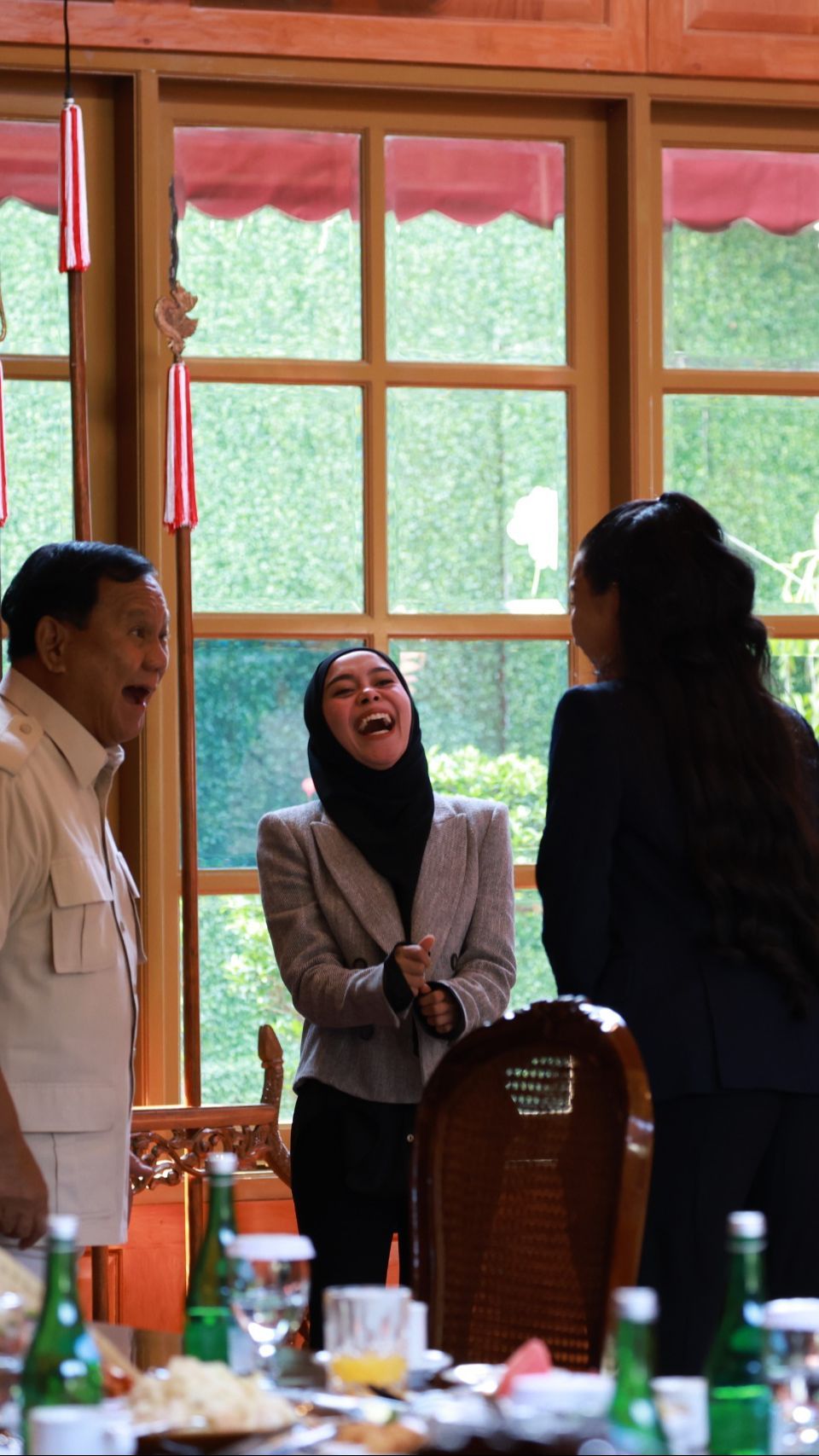 Potret Prabowo Makan Siang Bareng Nikita Mirzani, Rizky Billar & Lesti Kejora, Akrab dan Penuh Tawa