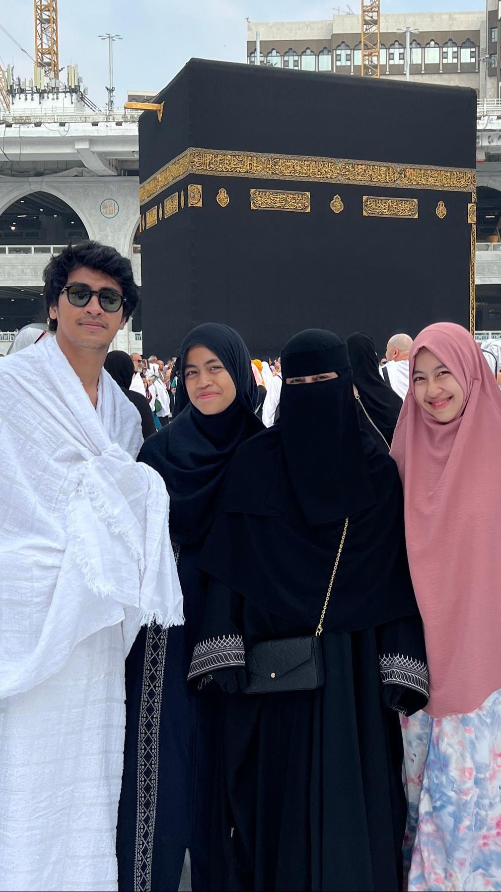 Foto-Foto Rukunnya Keempat Anak Umi Pipik, Sibling Goals Idaman