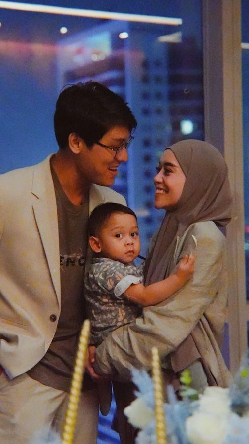 Momen Kebersamaan Rizky Billar dan Lesti Kejora Temani Anak ke Sekolah, Penampilannya Langsung jadi Perhatian Gara-gara ini