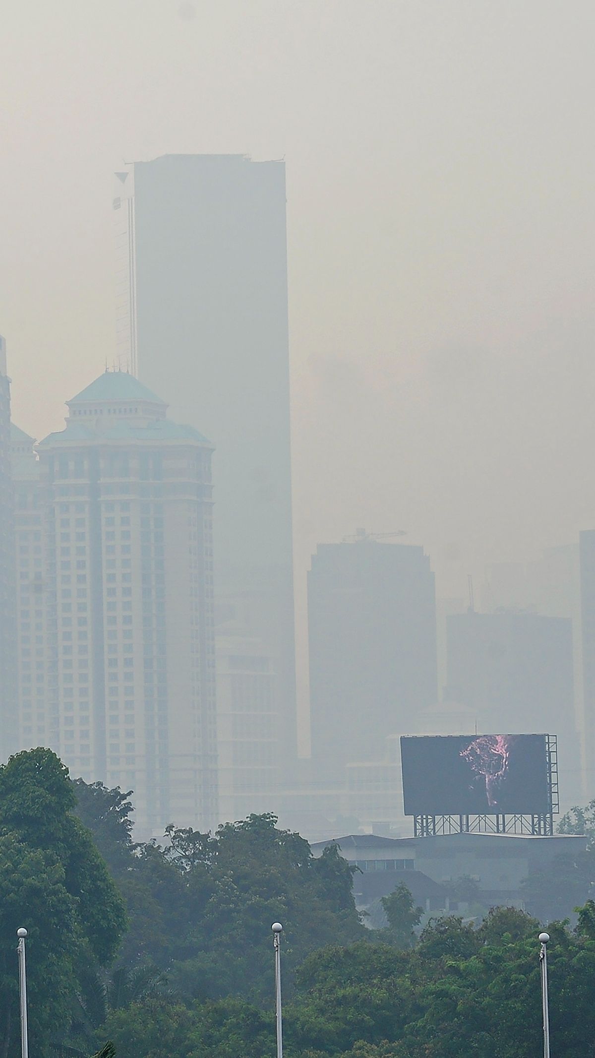 Kabut Polusi di Jakarta