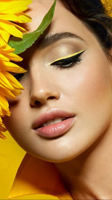 Inspirasi Eyeliner untuk Tampil On Point, Check It Out!