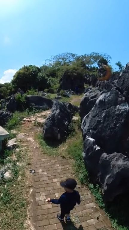 Melihat Indahnya Sukabumi dari Bukit Karangpara, Cocok Dikunjungi saat Akhir Pekan