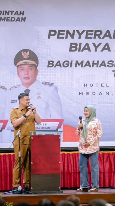 Penuh Haru, Momen 125 Mahasiswa Medan Menerima Bantuan Biaya Pendidikan dari Bobby Nasution