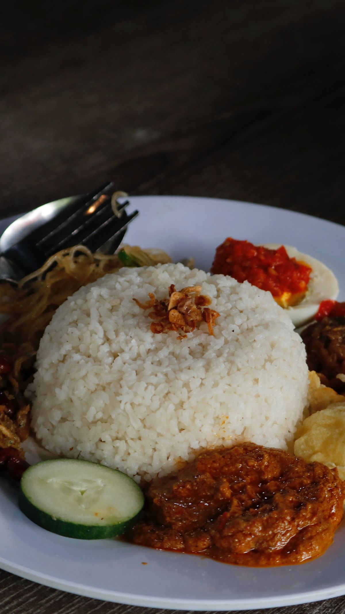 Mengulik Keunikan Nasi Uduk Betawi, Kelezatan ada di Semur Jengkolnya