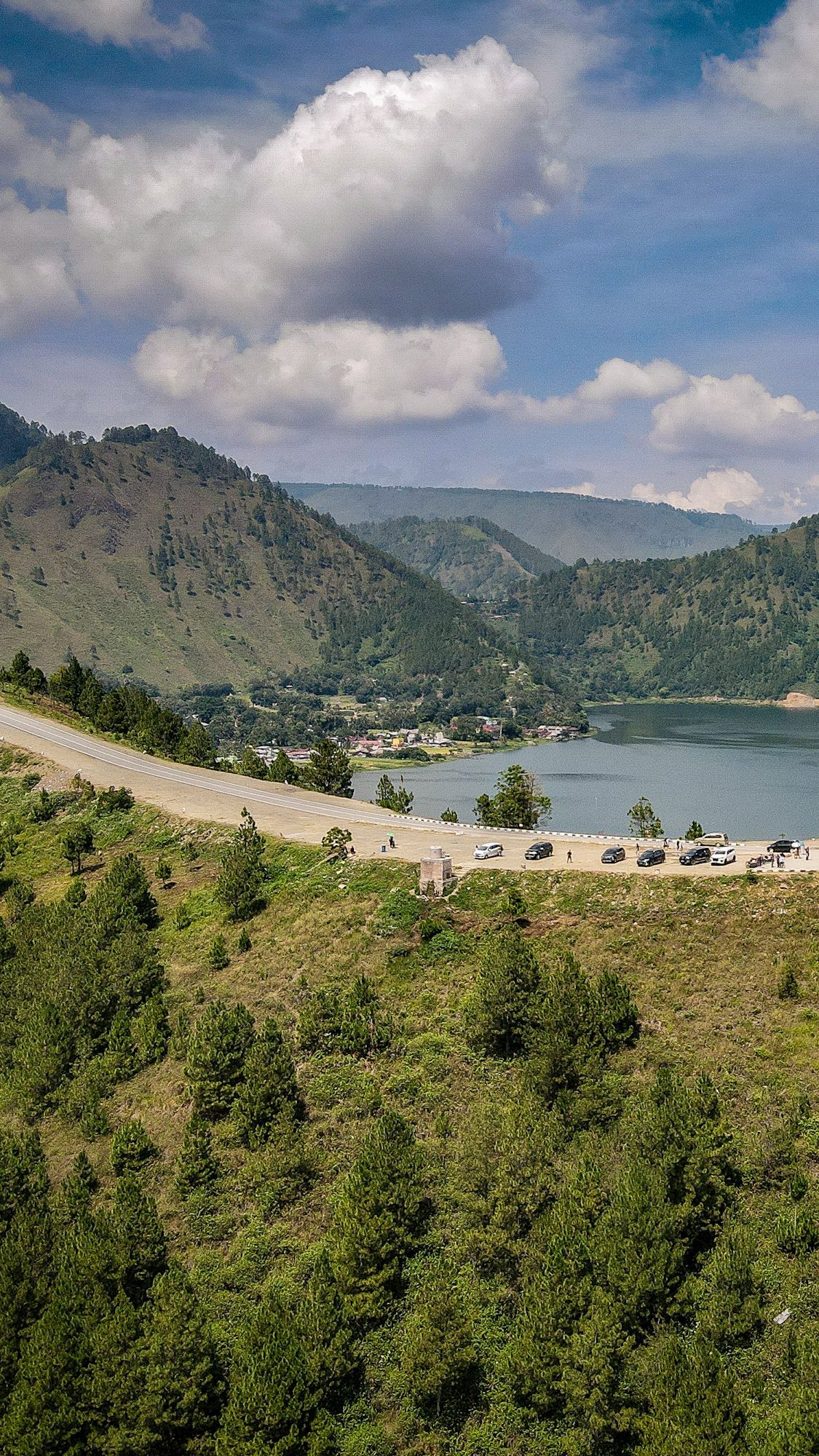 Pesona Bukit Sibea-bea di Samosir, Menikmati Keindahan Alam Sembari Wisata Religi