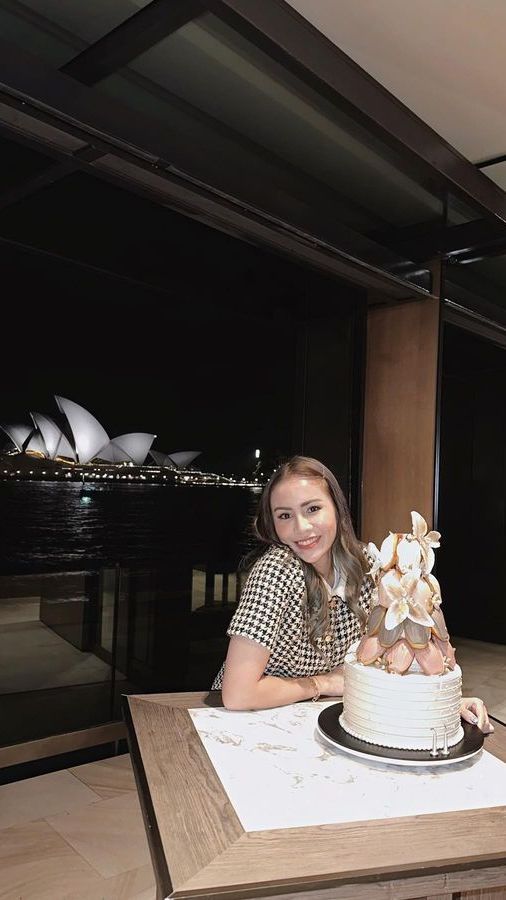 Momen Bahagia Momo Geisha Dapat Kejutan Ulang Tahun di Sydney, Mewah!