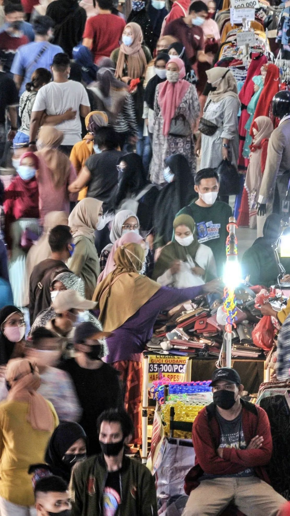 Tradisi Memburu Baju Lebaran