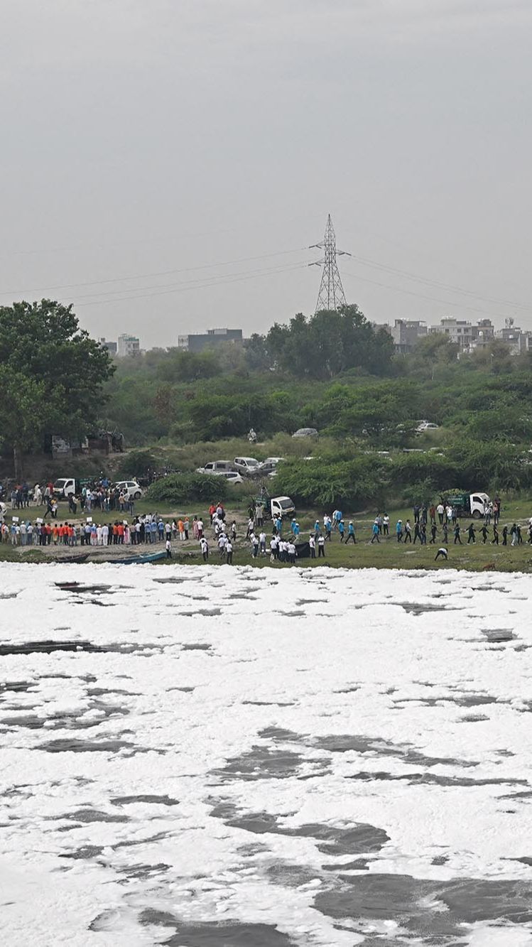 Ironi Sungai Yamuna di India