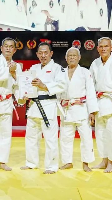 VIDEO: Aksi Kapolri Listyo Banting Lawan di Kejuaraan Judo Cup 2023