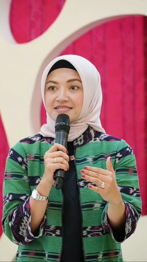 Ingat Eks Presenter Cantik Tina Talisa, Begini Penampilannya Kini Jadi Staf Khusus Menteri