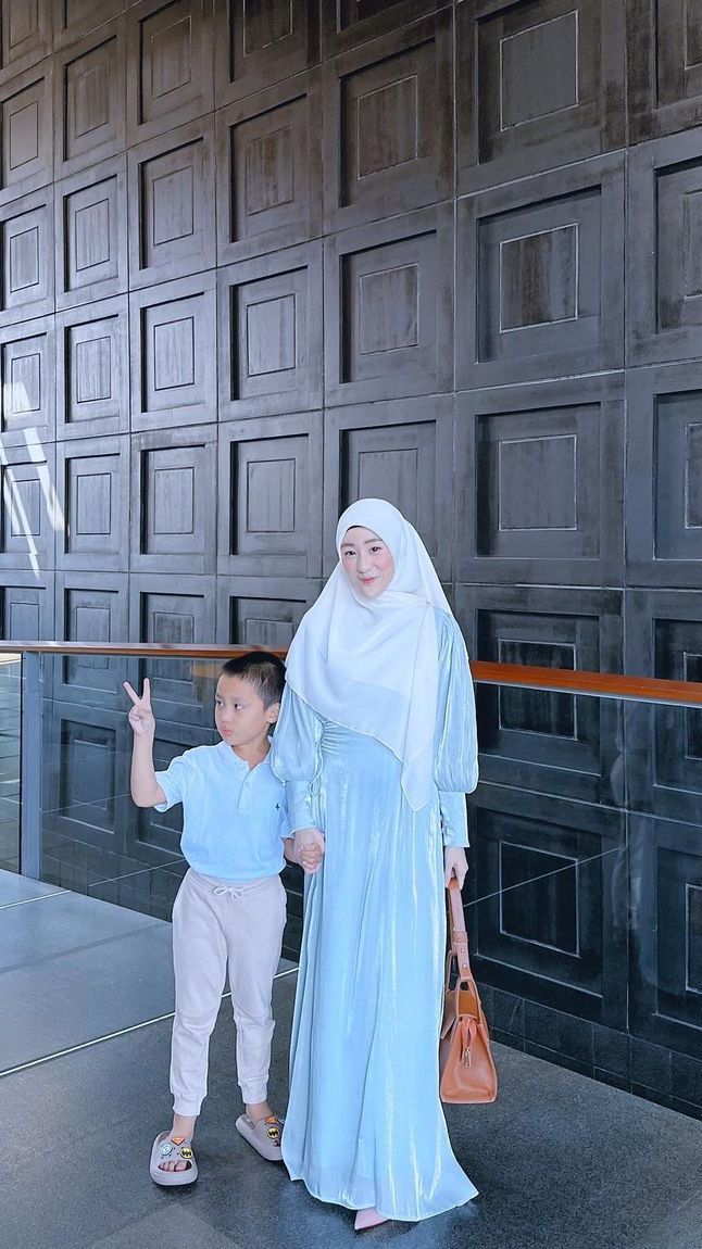 Pesan Menyentuh untuk Anaknya Bikin Haru, Intip Potret Manis Larissa Chou bareng Yusuf