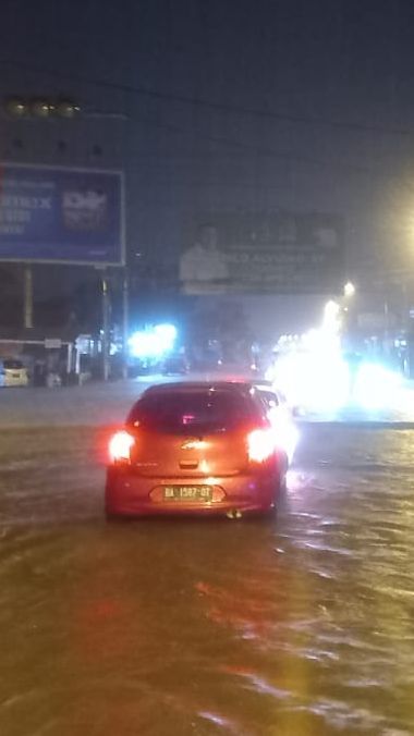 Hujan Deras Picu Banjir di Sejumlah Wilayah Pesisir Sumbar, BPBD: Kota Padang Paling Parah