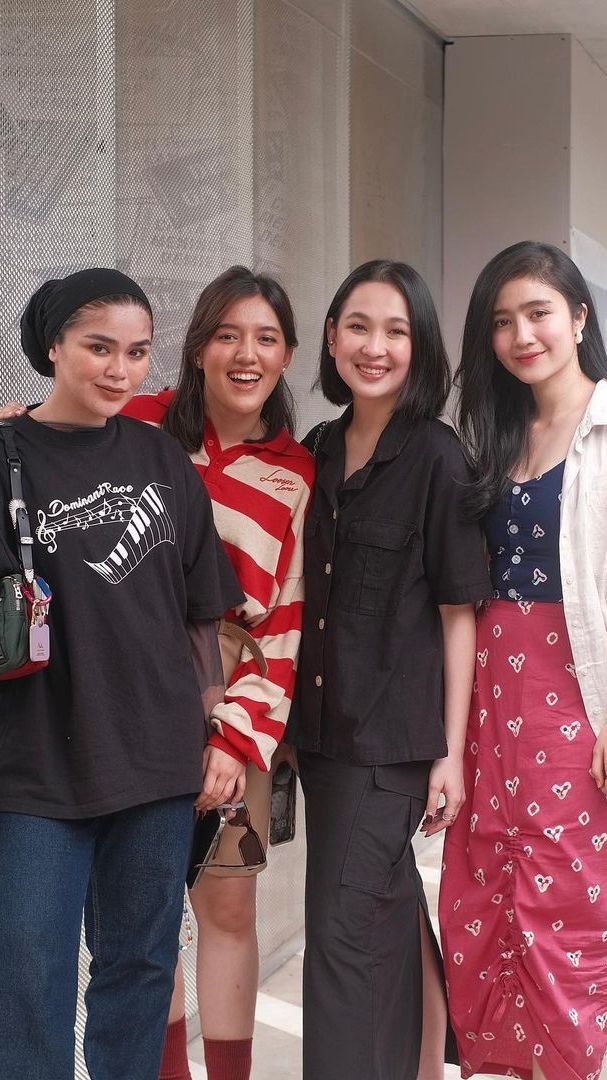 Tetap Rukun Meski Sudah Bubar, Intip Reuni Girlband Blink