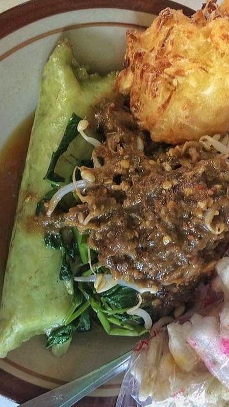 Mencicipi Rumbah, Pecel Unik Khas Pantura Jawa Barat yang Tak Pakai Bumbu Kacang