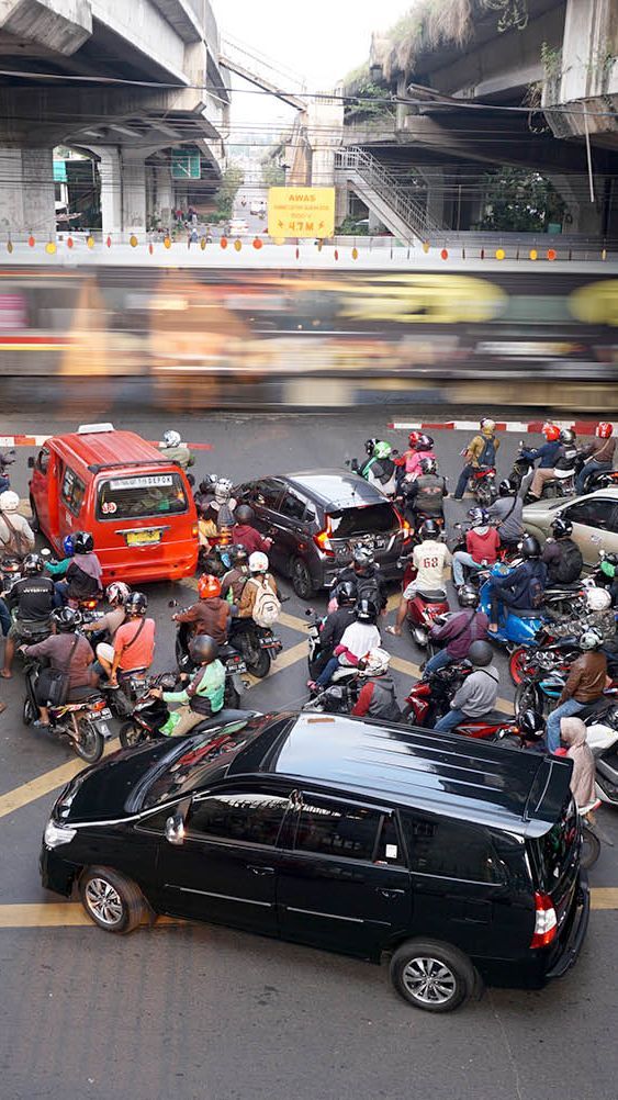 Hati-Hati, Tak Patuh Menerobos Palang Pintu Kereta di Perlintasan Sebidang Bisa Kena Sanksi