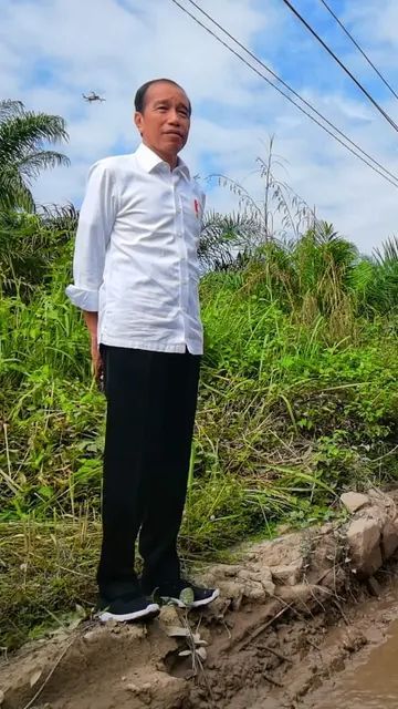 Jokowi: Jalan Rusak di Lampung, Jambi, Sumut Mulai Diperbaiki