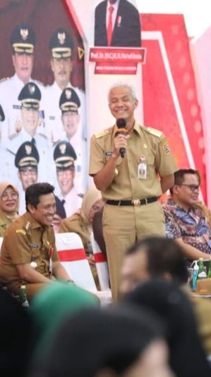 BPS Catat Penduduk Miskin Jateng Turun, Ganjar Ungkap Sederet Program Atasi Kemiskinan