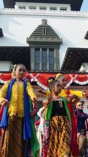 Mengulik Makna Tari Tradisi Ketuk Tilu Asli Jabar, Ada Ronggeng 'Penghubung' Roh Leluhur