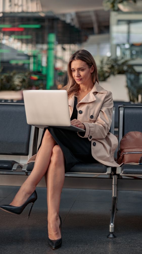 Kerap Diminta Mengeluarkan Laptop dari Tas saat di Bandara? Ternyata Ini Alasannya