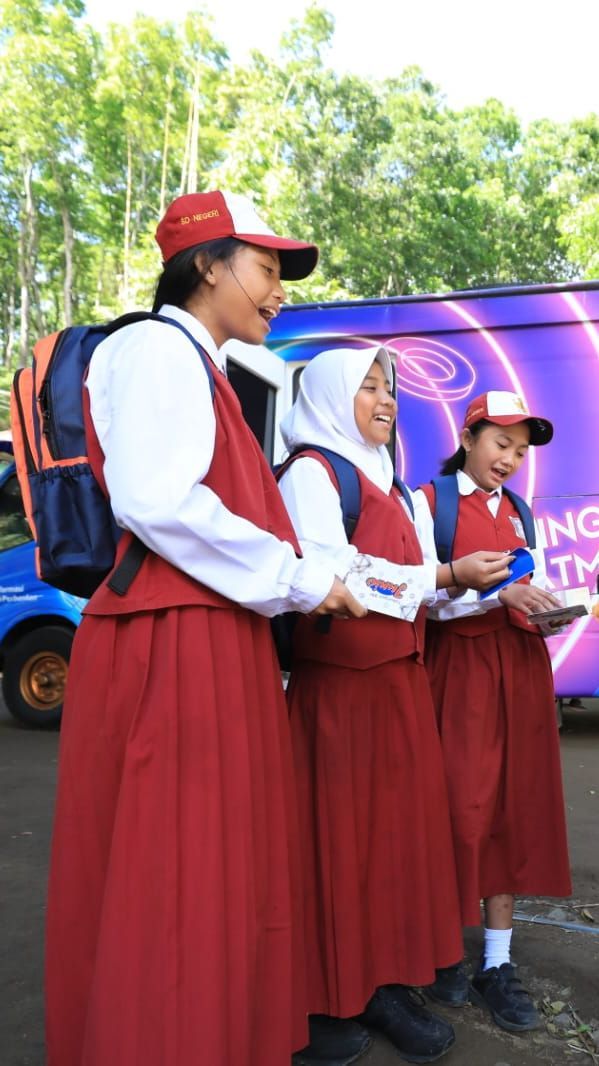 Meriahkan Hari Anak Nasional, BRI Peduli Renovasi Sekolah dan Wisata Edukasi