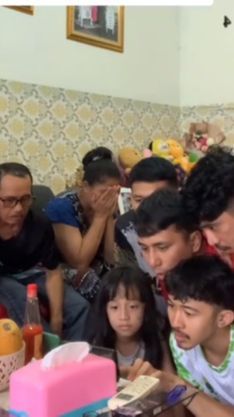 Lolos Seleksi Anggota Polri, Respons Keluarga Pria Ini Penuh Haru