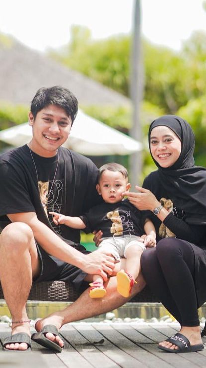 Lucu! Gaya Baby L Anak Lesti Kejora dan Rizky Billar di Depan Kamera, Pose 'Mata Genit' Bikin Iis Dahlia Tertawa